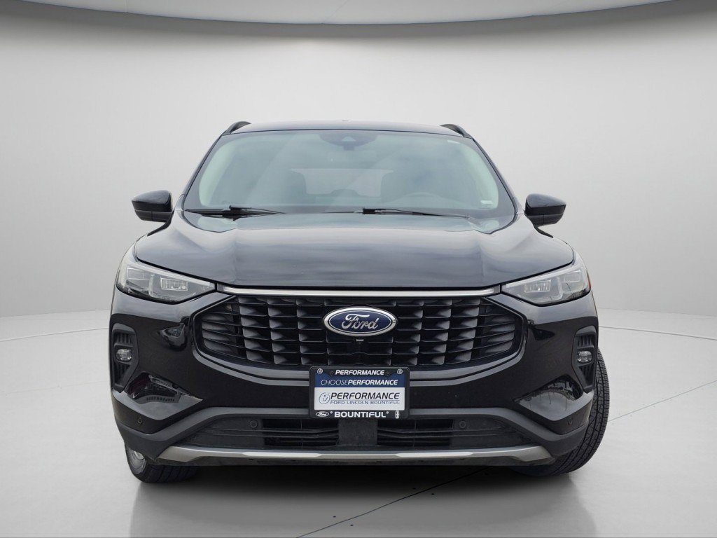 Used 2024 Ford Escape Platinum image 3