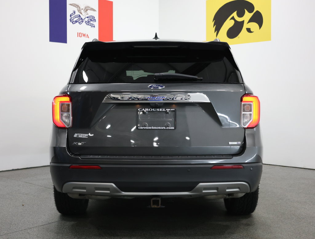 Used 2020 Ford Explorer XLT w/ Equipment Group 202A AWD/4WD image 11