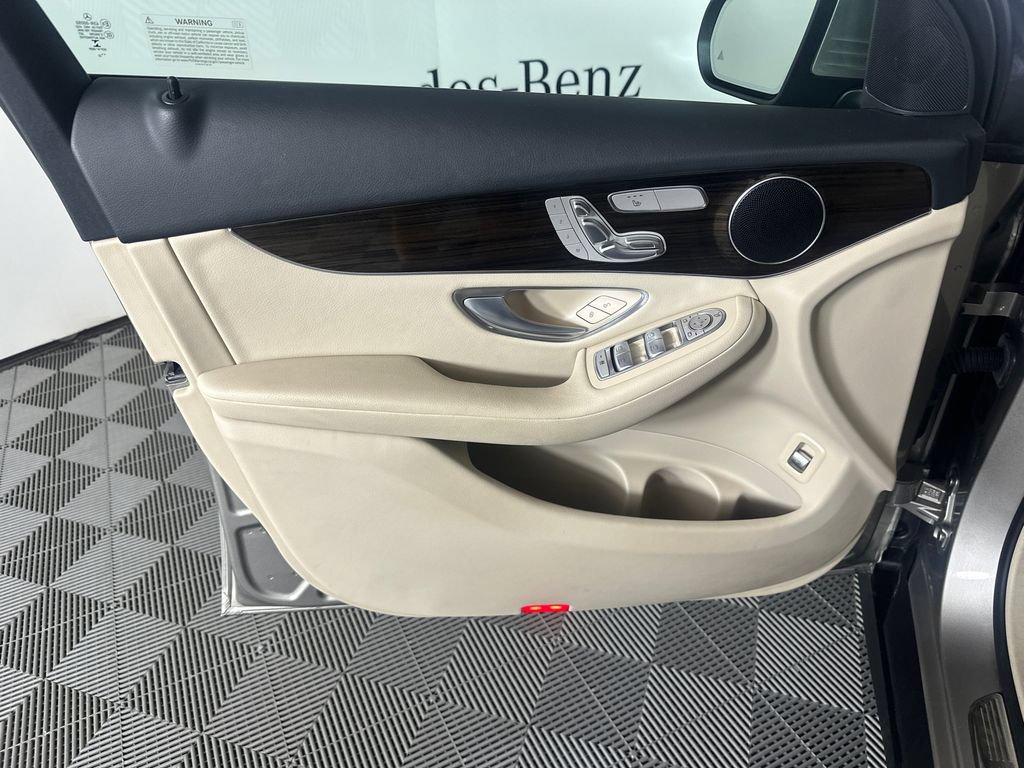 Certified 2022 Mercedes-Benz GLC 300 image 10