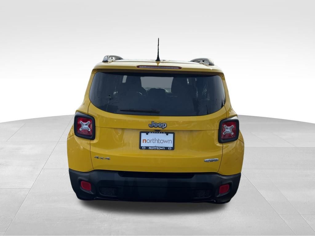 Used 2017 Jeep Renegade Latitude AWD/4WD image 31