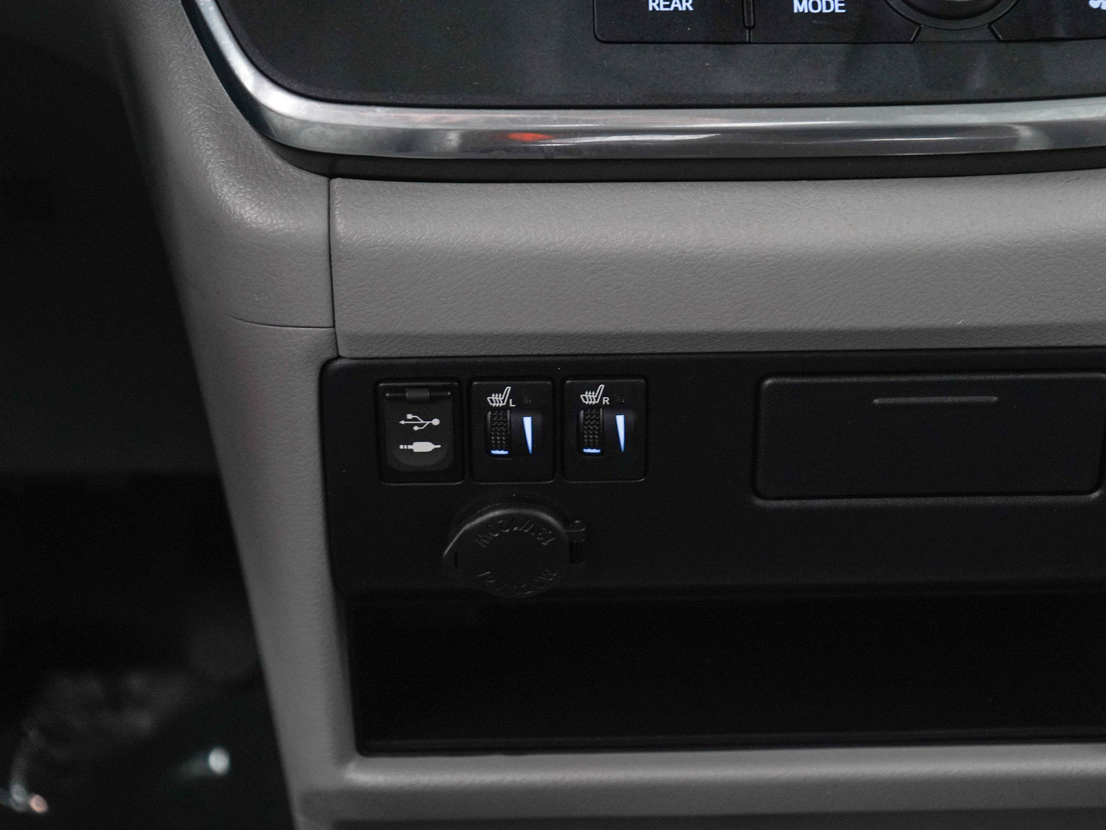 Used 2017 Toyota Sienna XLE w/ XLE Navigation Package AWD/4WD image 20