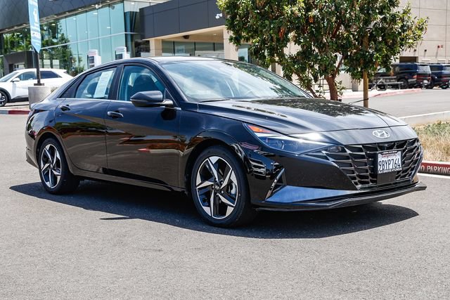 Certified 2022 Hyundai Elantra Limited FWD image 6