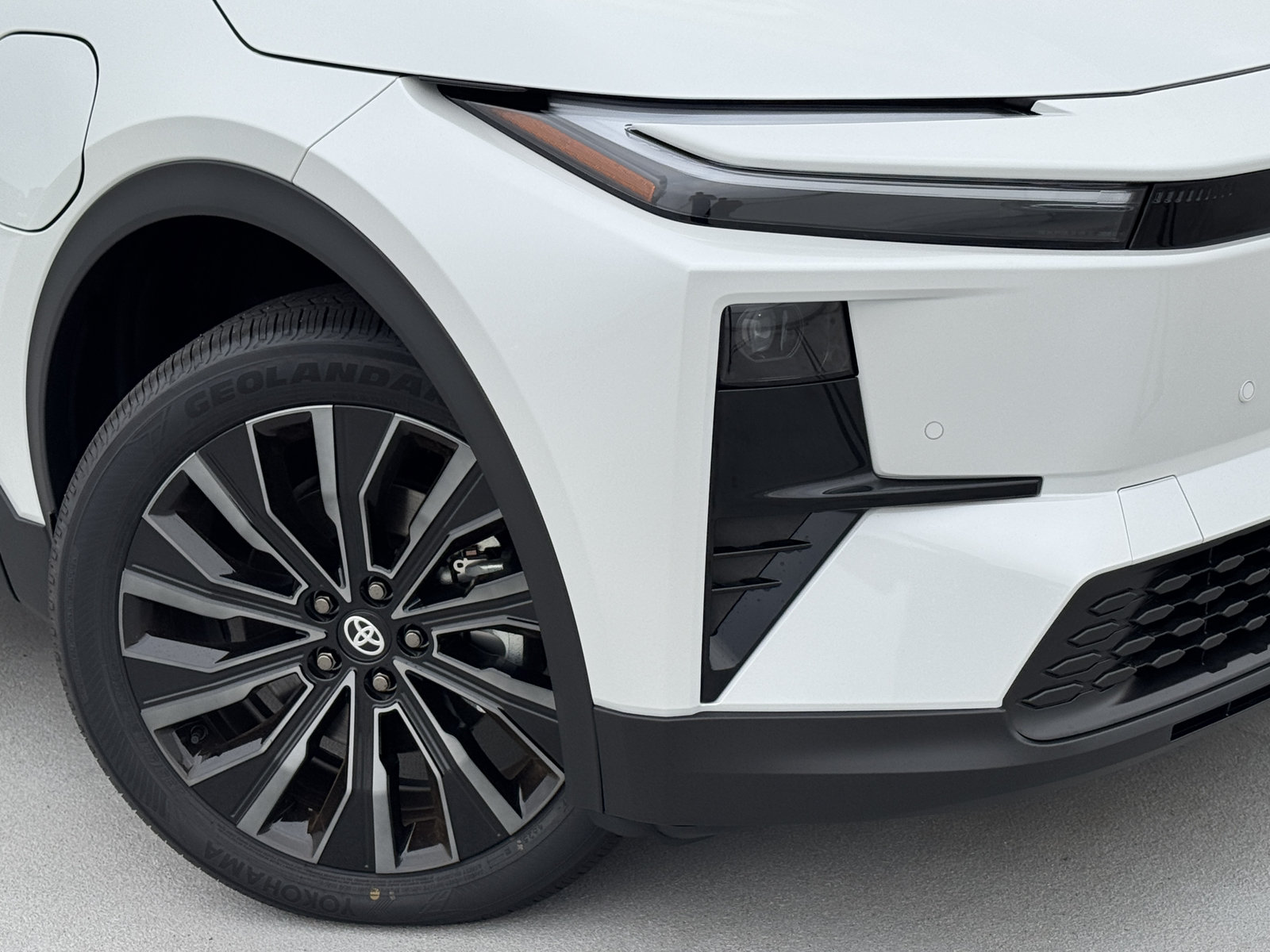 New 2026 Toyota C-HR AWD/4WD image 10