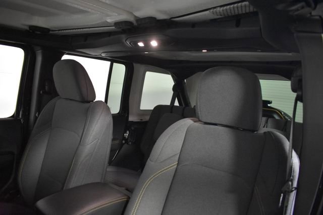 Used 2025 Jeep Wrangler Unlimited Sahara AWD/4WD image 10