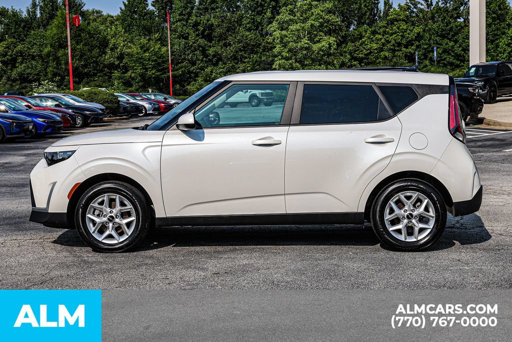 Used 2025 Kia Soul LX w/ LX Technology Package FWD image 8