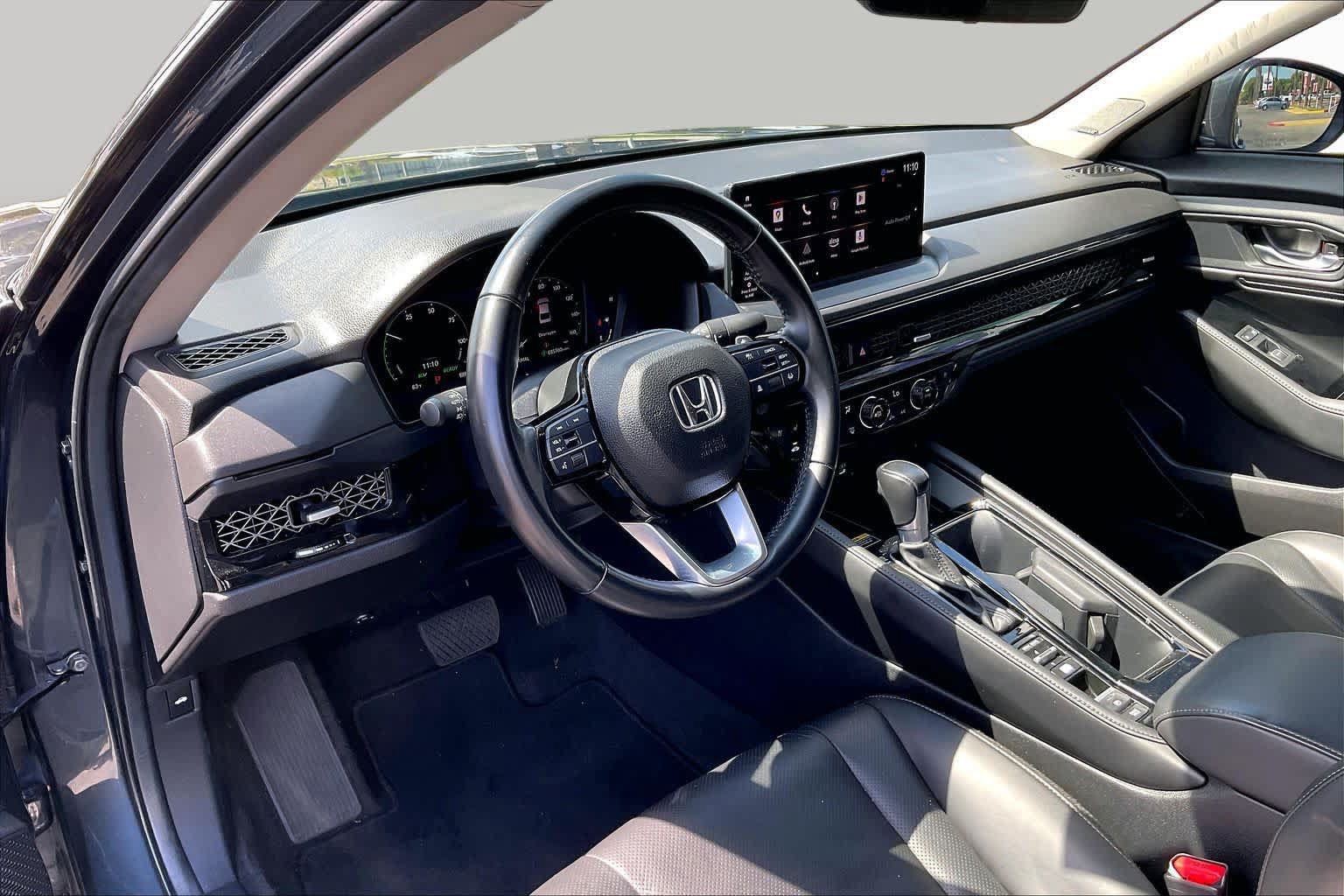Used 2023 Honda Accord Touring image 17