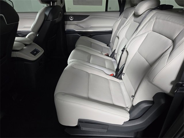 New 2026 Lincoln Navigator L Reserve w/ Jet Appearance Package image 14