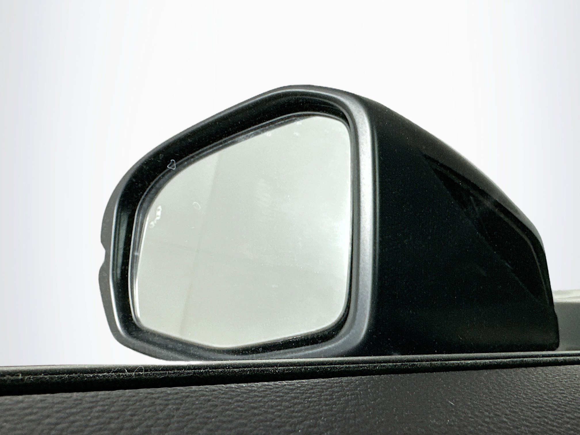 Used 2025 Honda CR-V EX-L image 16