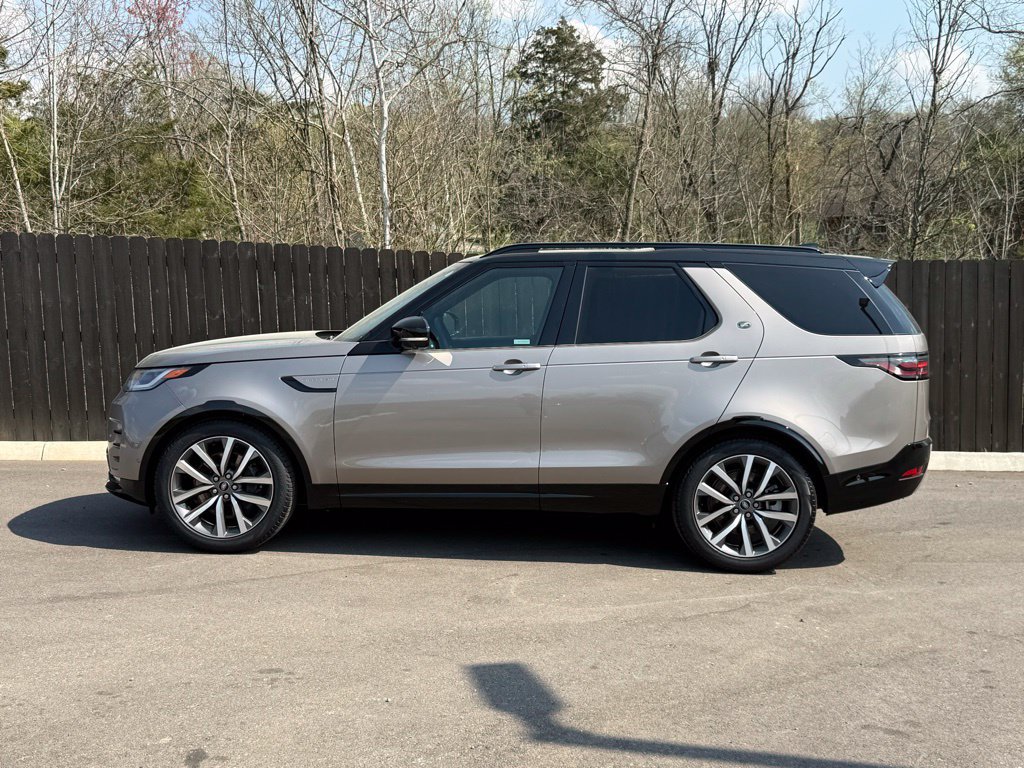 Certified 2025 Land Rover Discovery Dynamic SE AWD/4WD image 2