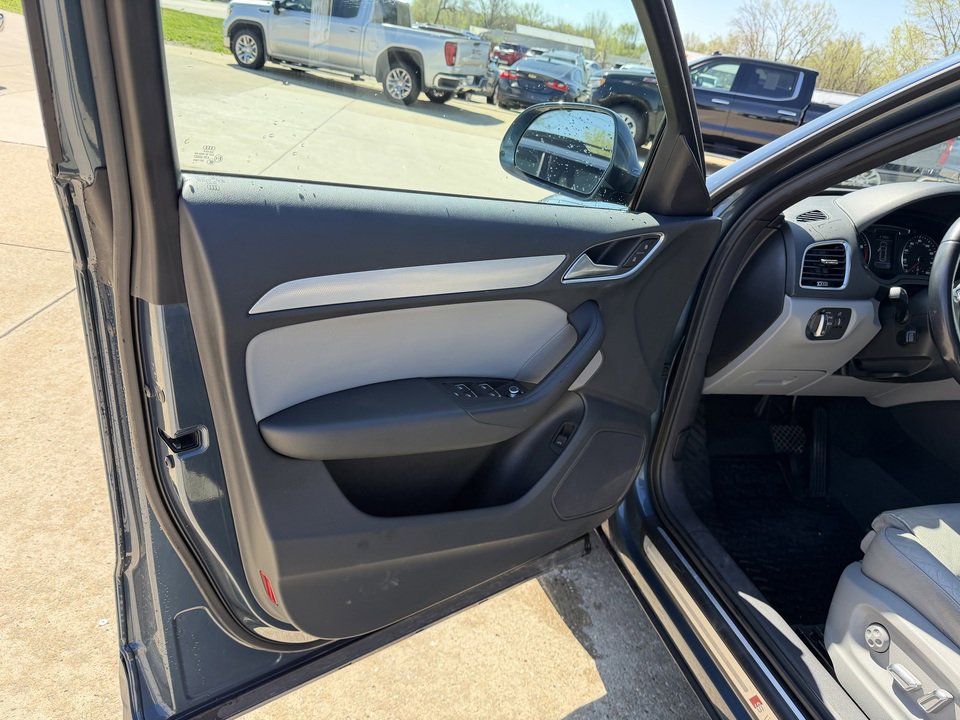 Used 2018 Audi Q3 2.0T Premium w/ Convenience Package image 11