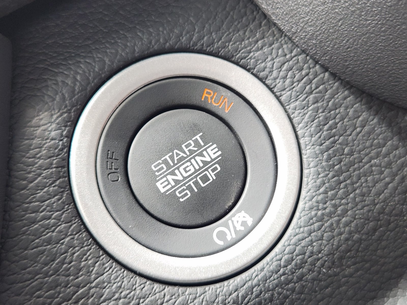 New 2026 RAM 3500 Laramie AWD/4WD image 18