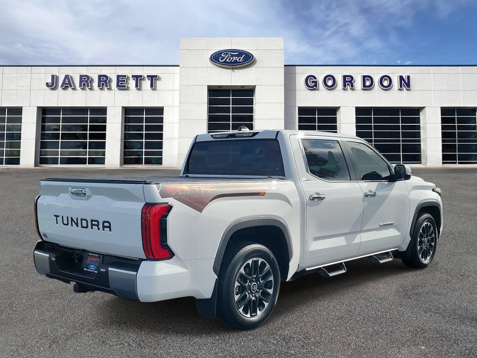 Used 2024 Toyota Tundra Limited w/ Power Package RWD image 4
