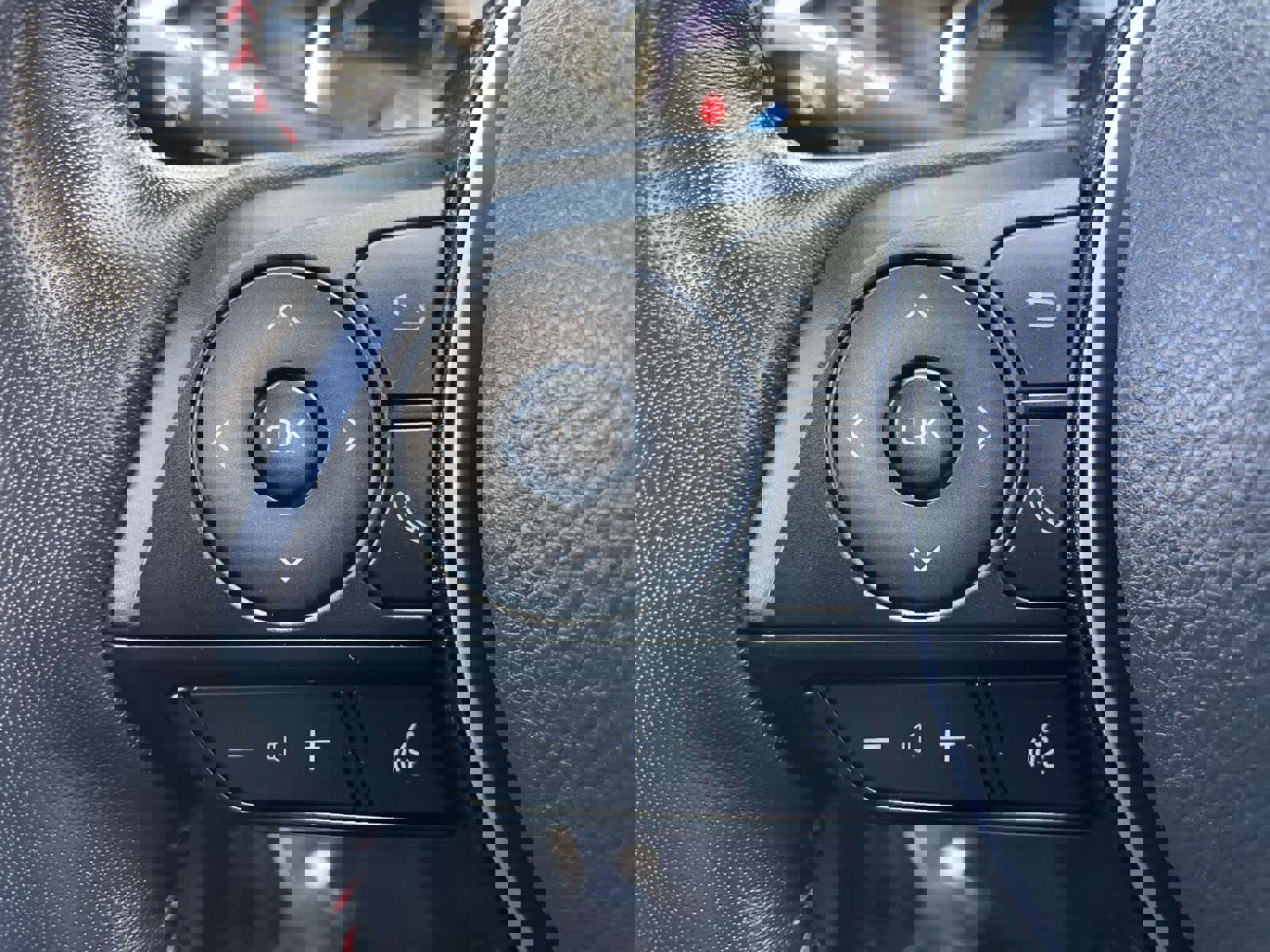 Used 2023 Toyota RAV4 SE image 15