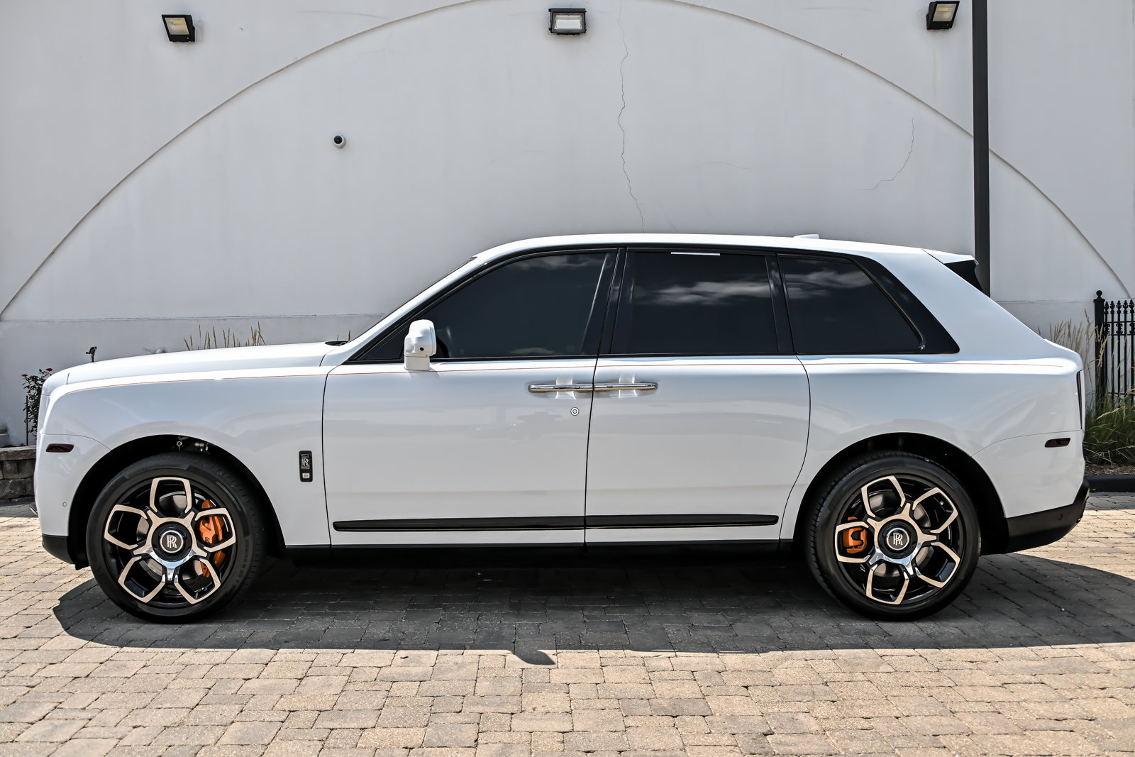 Used 2023 Rolls-Royce Cullinan Black Badge AWD/4WD image 10