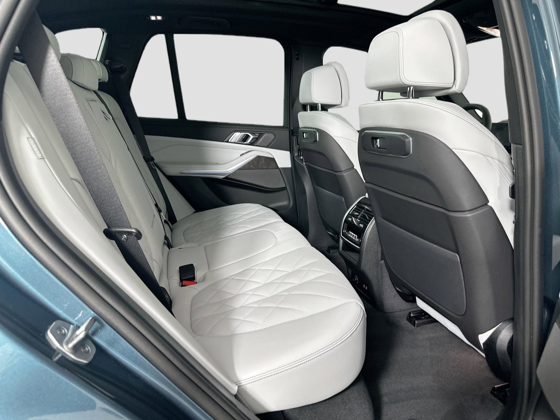 Certified 2025 BMW X5 xDrive50e image 18