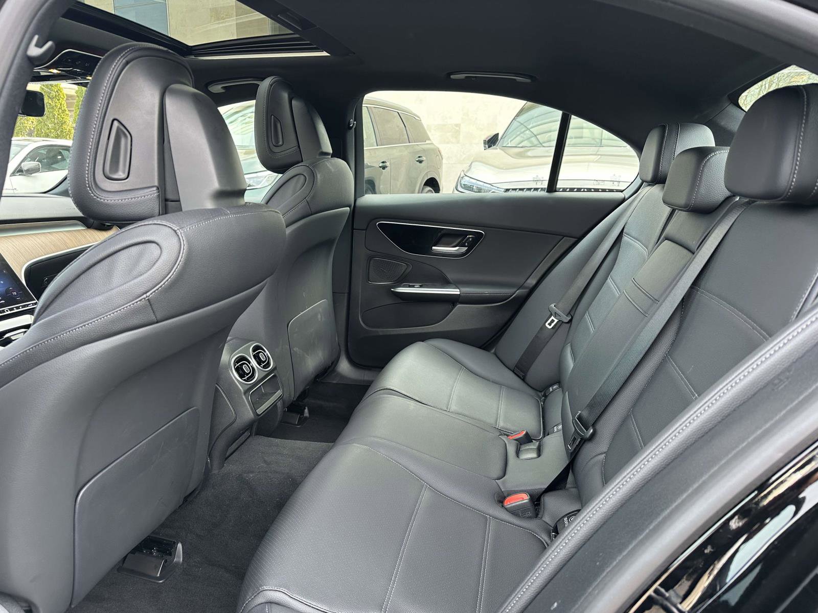 Used 2025 Mercedes-Benz C 300 4MATIC Sedan image 8