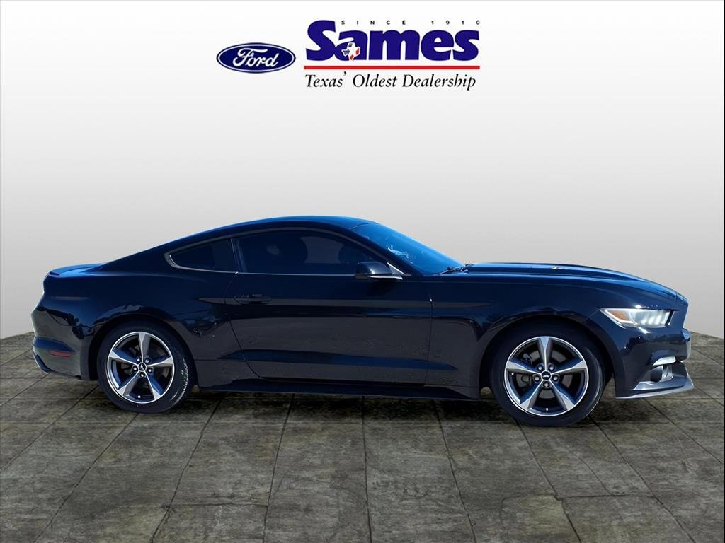 Used 2017 Ford Mustang Coupe image 5