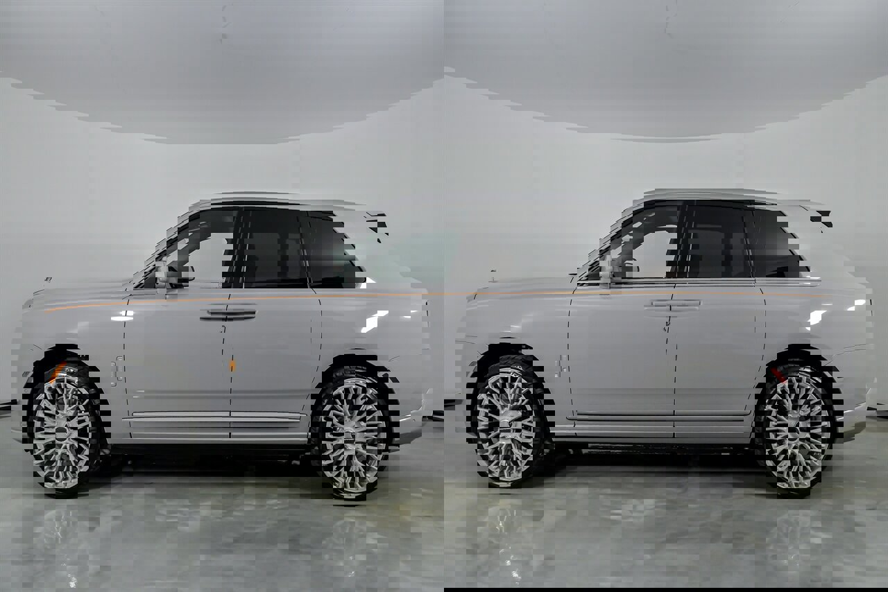 Used 2025 Rolls-Royce Cullinan image 8