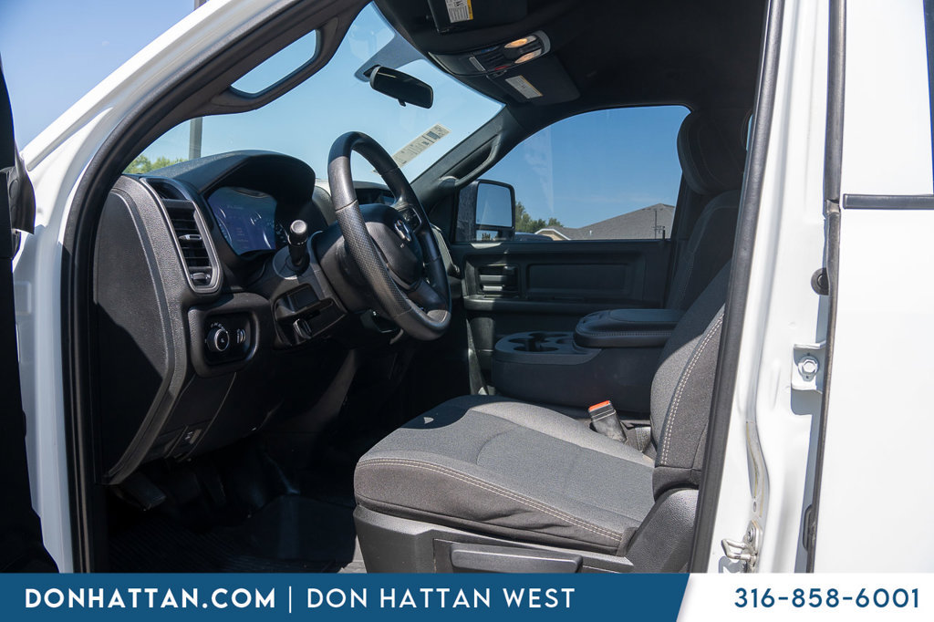 Used 2024 RAM 3500 Tradesman w/ Chrome Appearance Group AWD/4WD image 3