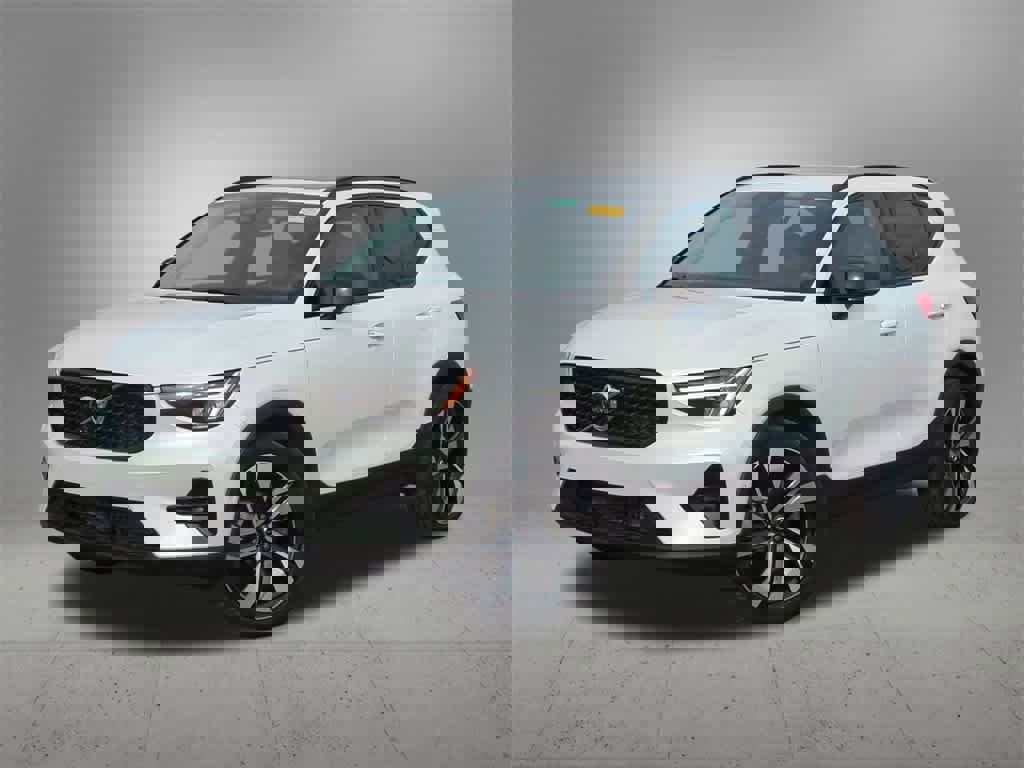 Used 2024 Volvo XC40 B5 Plus w/ Protection Package Premier