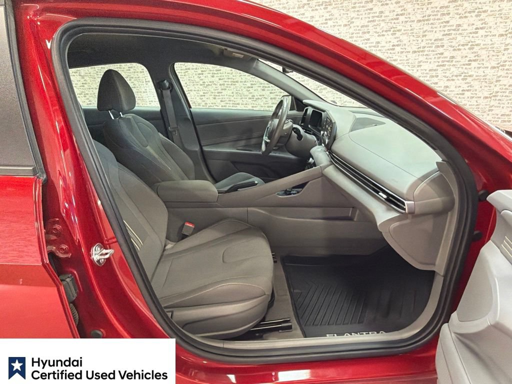 Used 2025 Hyundai Elantra Sport FWD image 14
