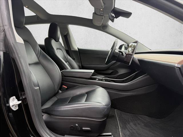 Used 2019 Tesla Model 3 Standard Range Plus RWD image 17