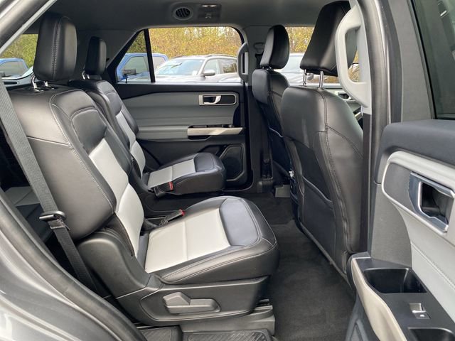 Certified 2022 Ford Explorer XLT w/ Equipment Group 202A image 28