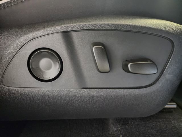 Certified 2025 GMC Acadia Denali w/ LPO, Floor Liner Package AWD/4WD image 22