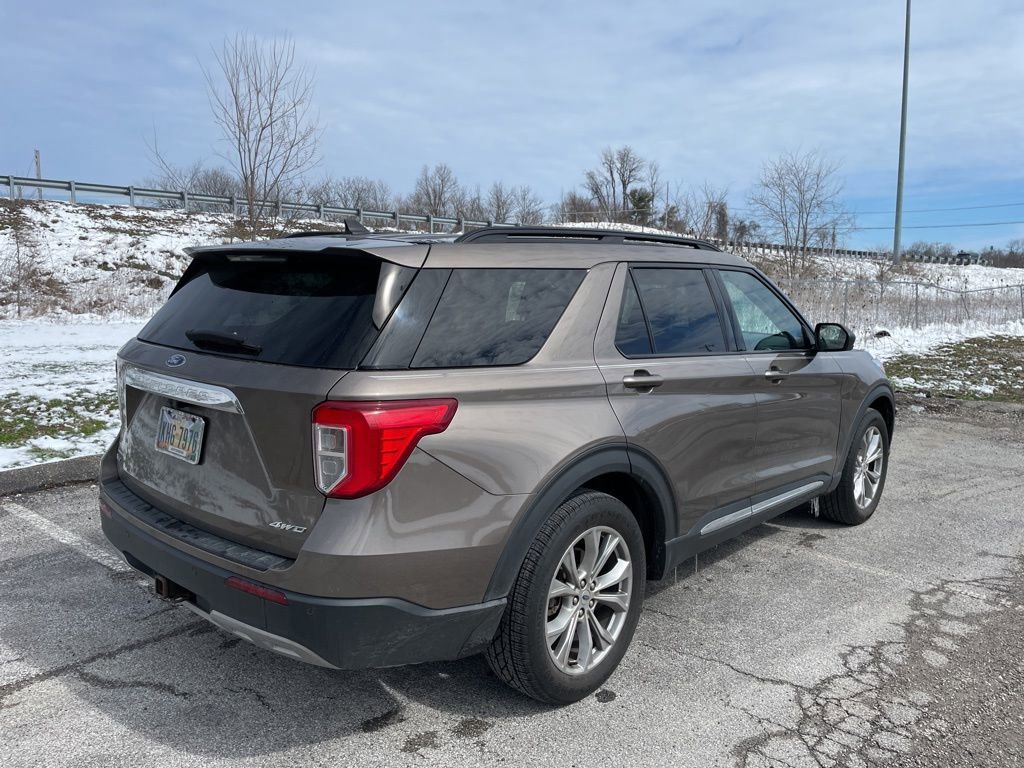 Used 2021 Ford Explorer XLT w/ Equipment Group 202A image 5