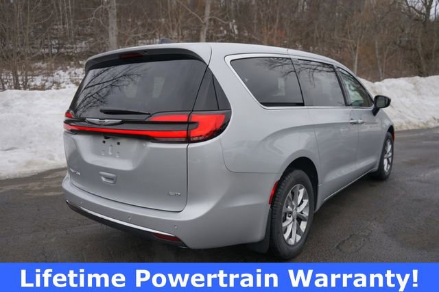 New 2026 Chrysler Pacifica Select image 13