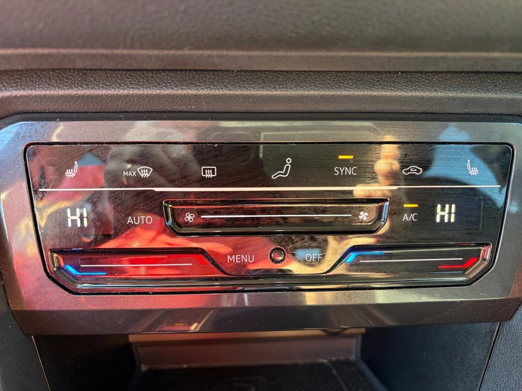 Certified 2023 Volkswagen Tiguan SE w/ Panoramic Sunroof Package image 18