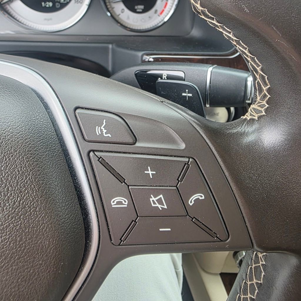 Used 2015 Mercedes-Benz GLK 350 2WD image 16