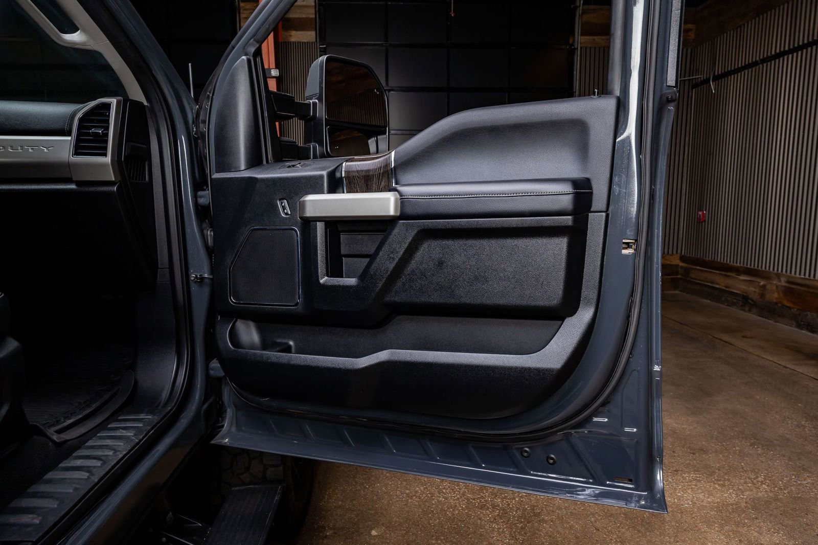 Used 2021 Ford F250 Lariat w/ Lariat Ultimate Package image 36