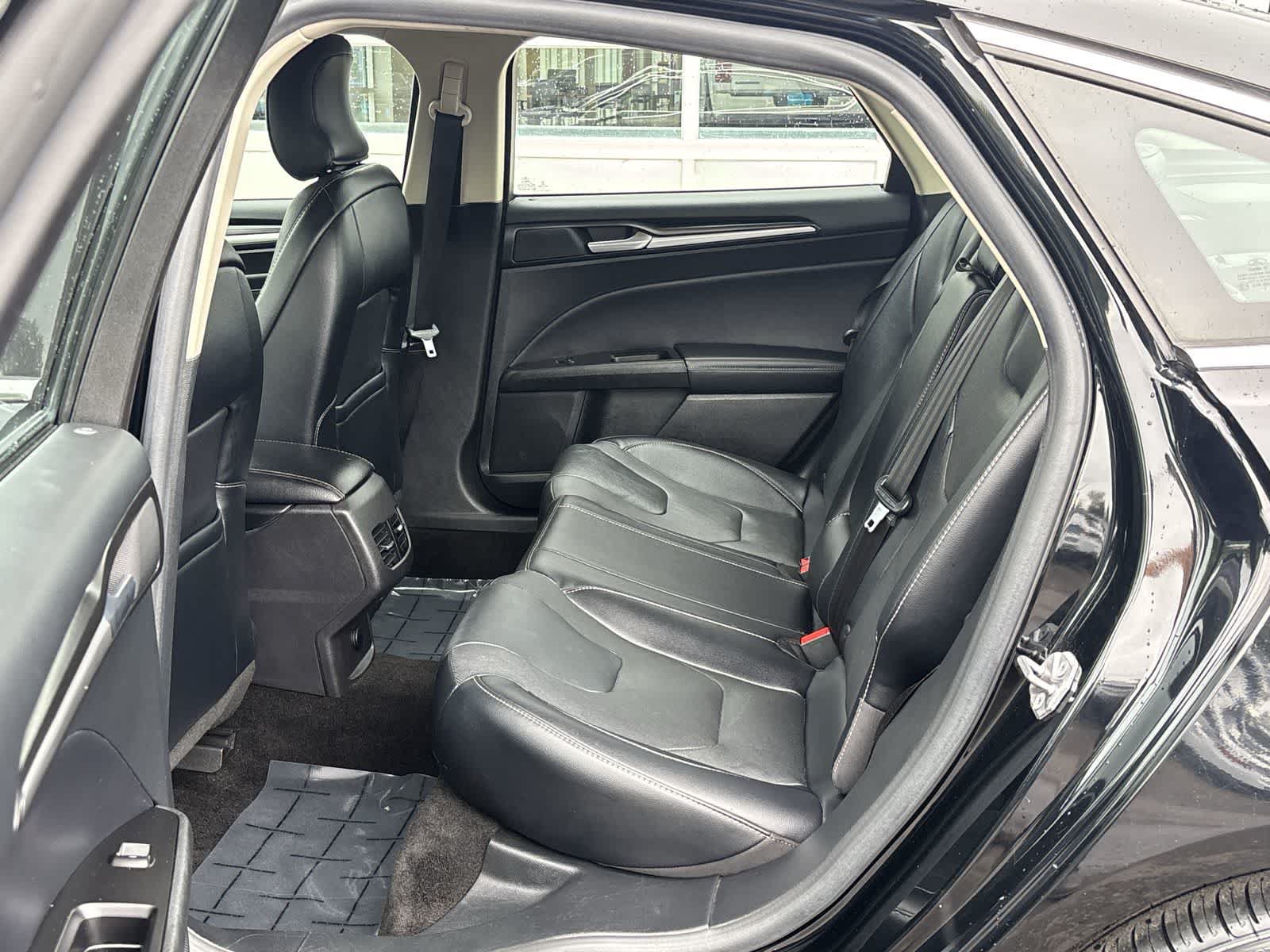 Used 2017 Ford Fusion Titanium FWD image 11