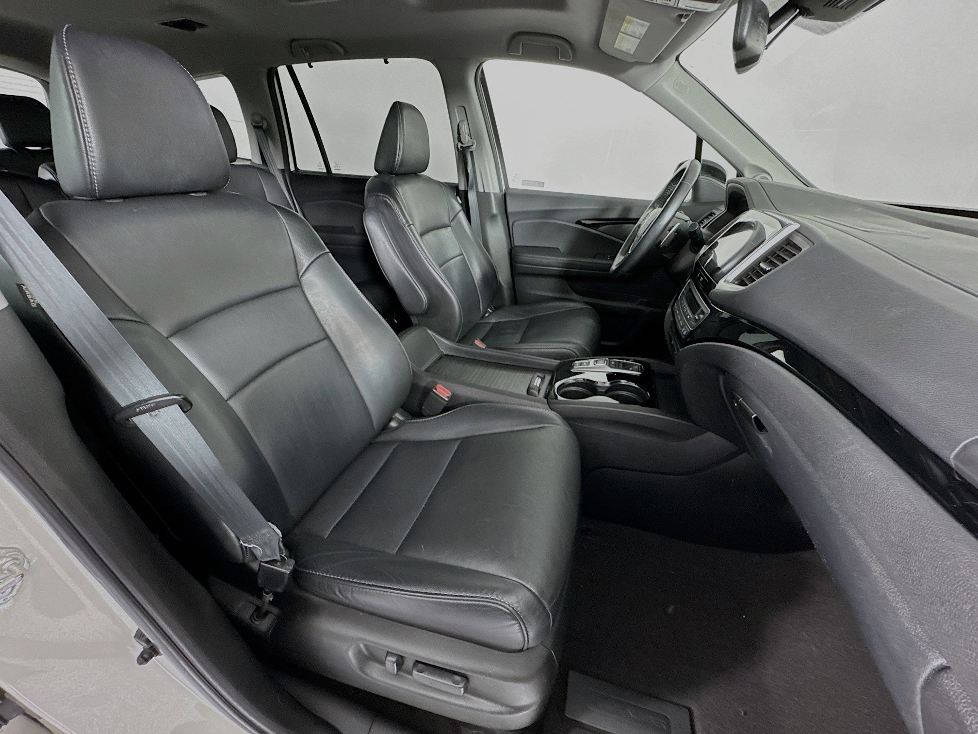 Certified 2018 Honda Pilot Touring image 31