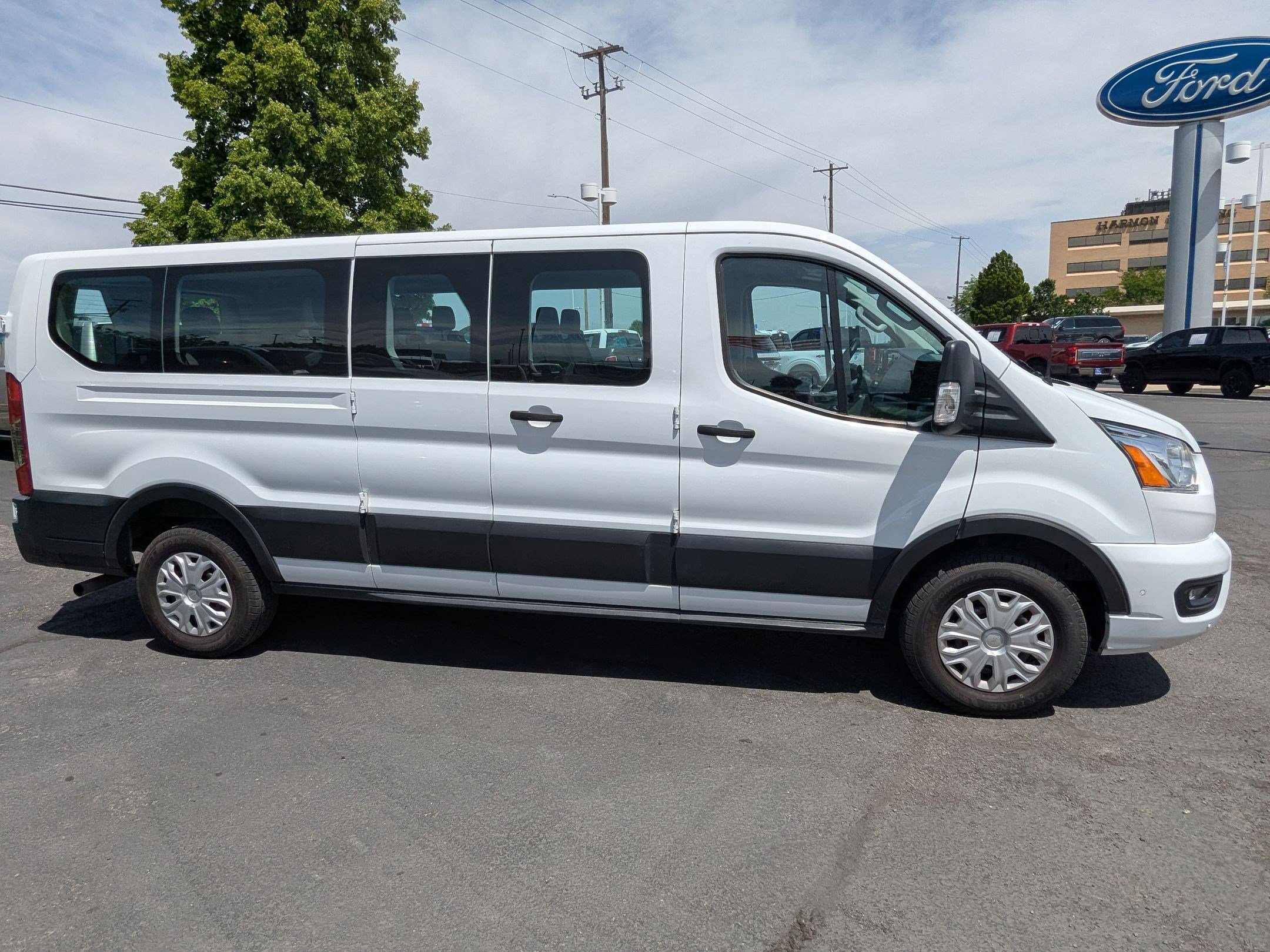 Used 2021 Ford Transit 350 XLT RWD image 2