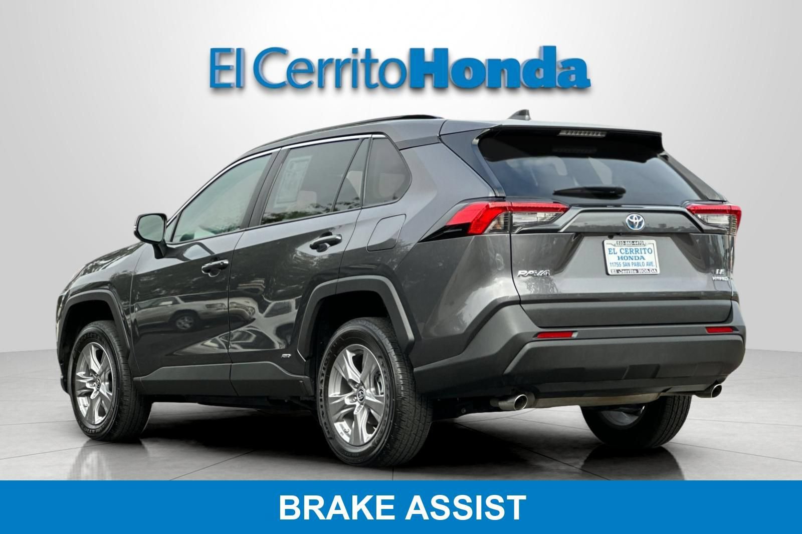 Used 2024 Toyota RAV4 LE AWD/4WD image 5