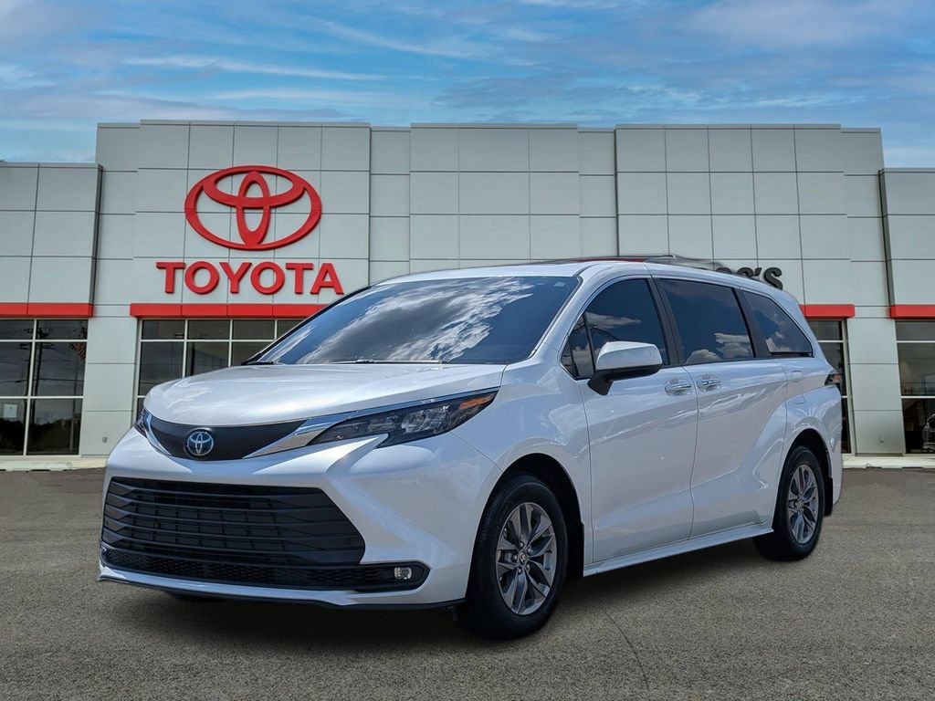Used 2025 Toyota Sienna XLE w/ XLE Plus Package