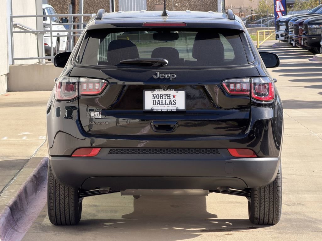 New 2026 Jeep Compass Latitude image 6