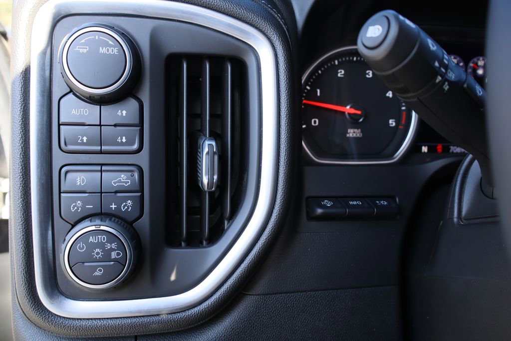 Used 2020 Chevrolet Silverado 2500 LTZ w/ Technology Package image 12