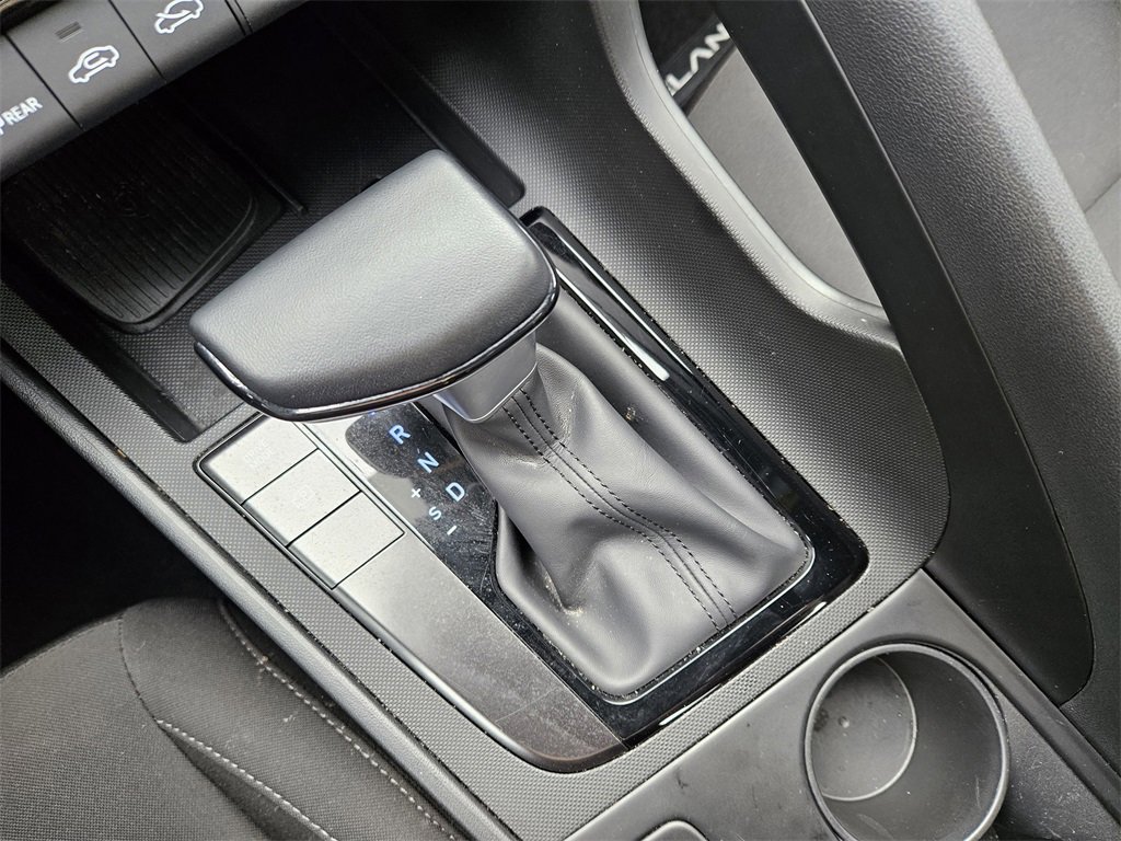 Certified 2025 Hyundai Elantra Sport image 16