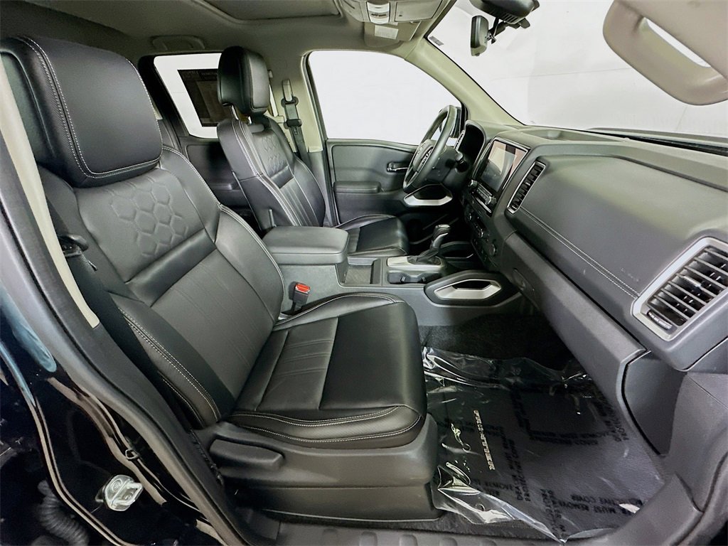 Used 2024 Nissan Frontier SL w/ Technology Package image 12