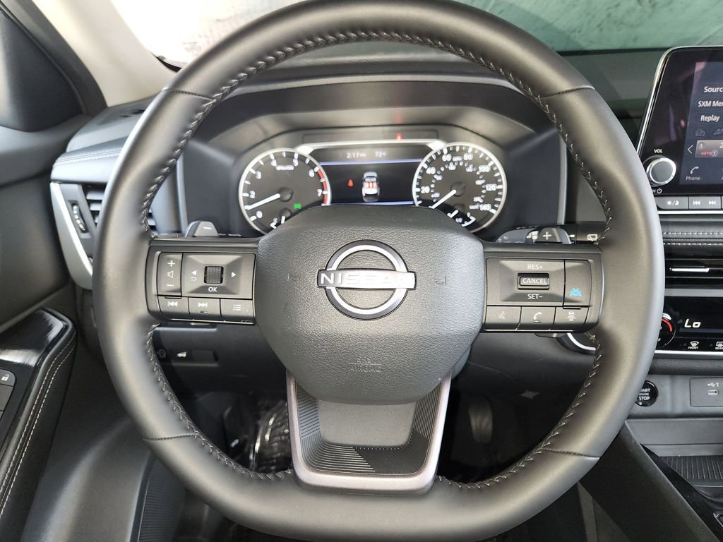 Used 2025 Nissan Rogue SV image 22