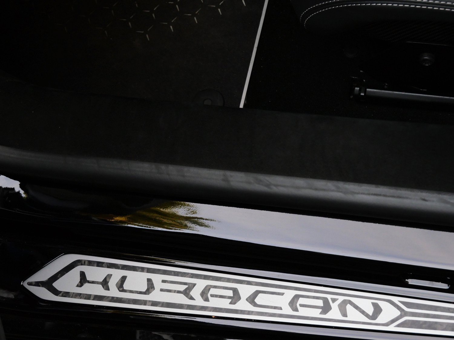 Used 2018 Lamborghini Huracan Performante image 24