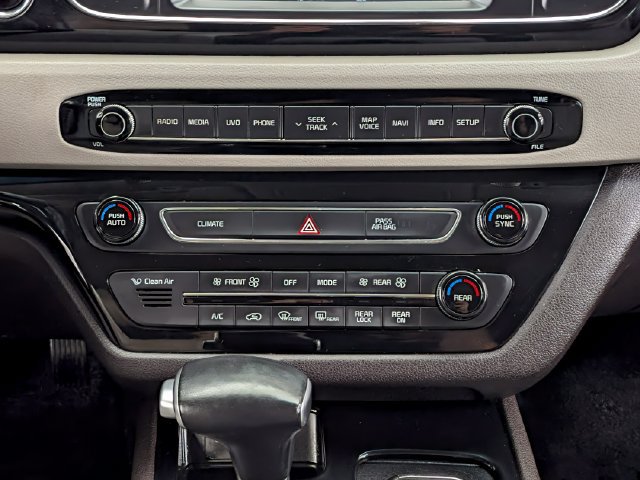 Used 2018 Kia Sedona SX Limited FWD image 28