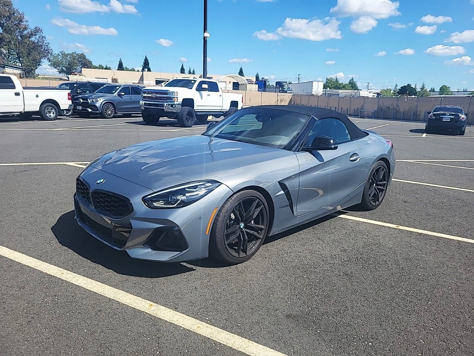 Used 2025 BMW Z4 M40i w/ Premium Package RWD image 3