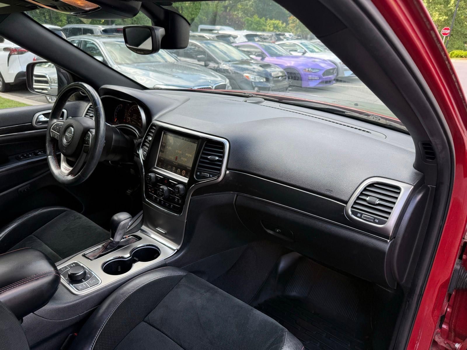 Used 2017 Jeep Grand Cherokee Trailhawk AWD/4WD image 25