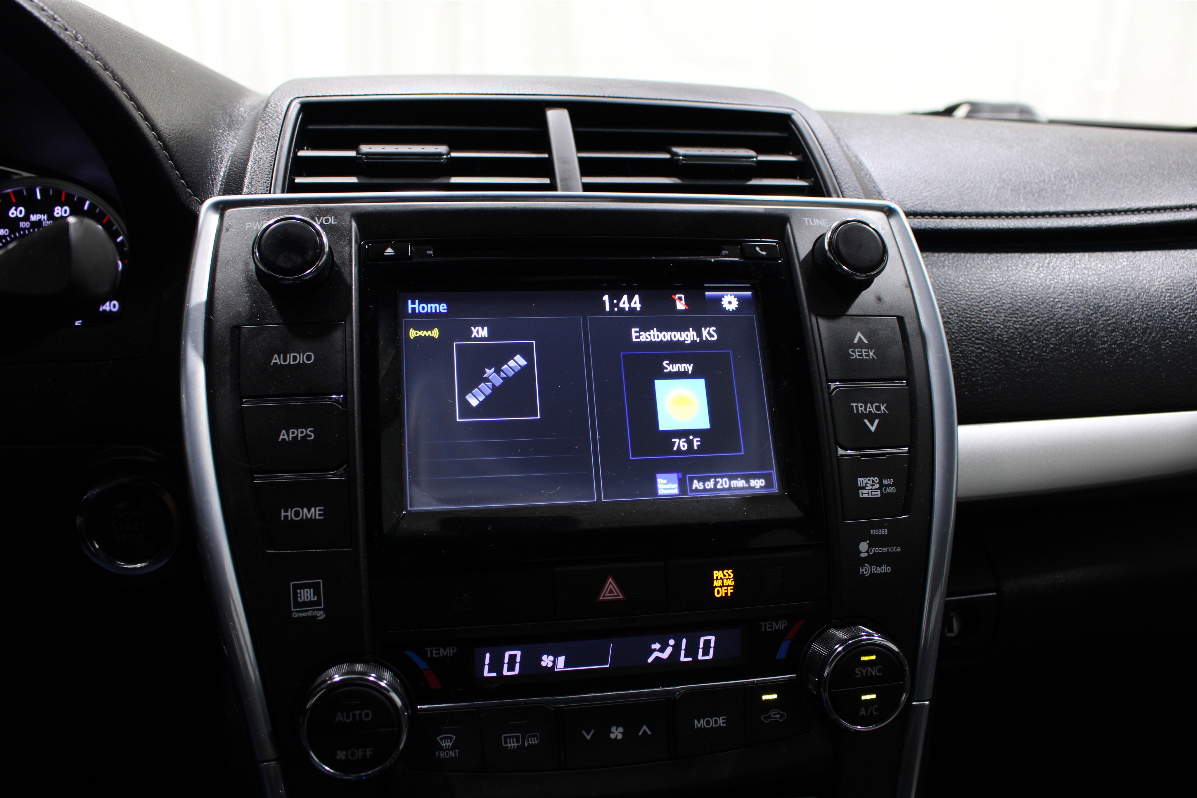 Used 2015 Toyota Camry XSE w/ Advanced Technology Package FWD image 13