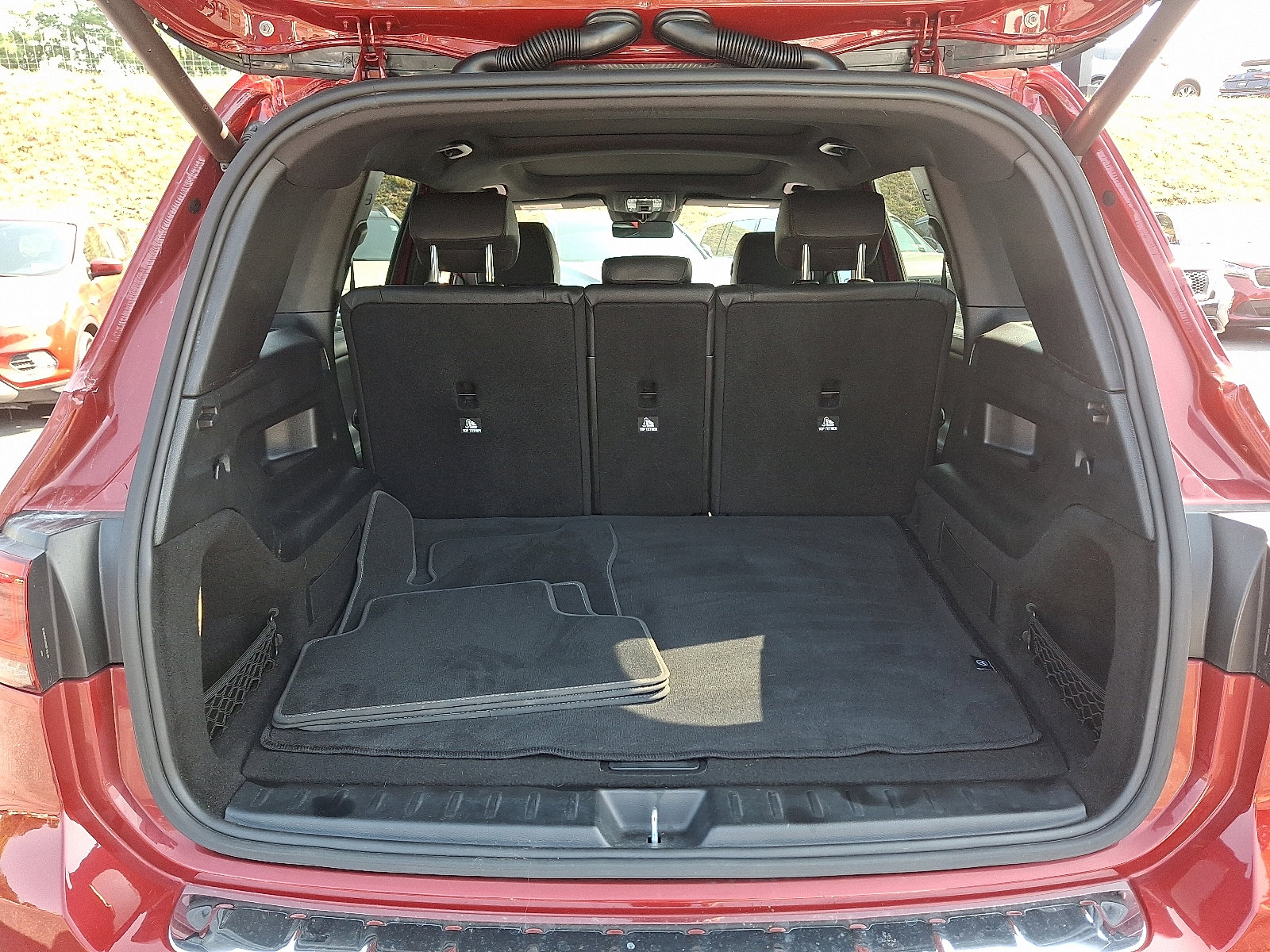 Used 2020 Mercedes-Benz GLB 250 4MATIC w/ Premium Package image 30