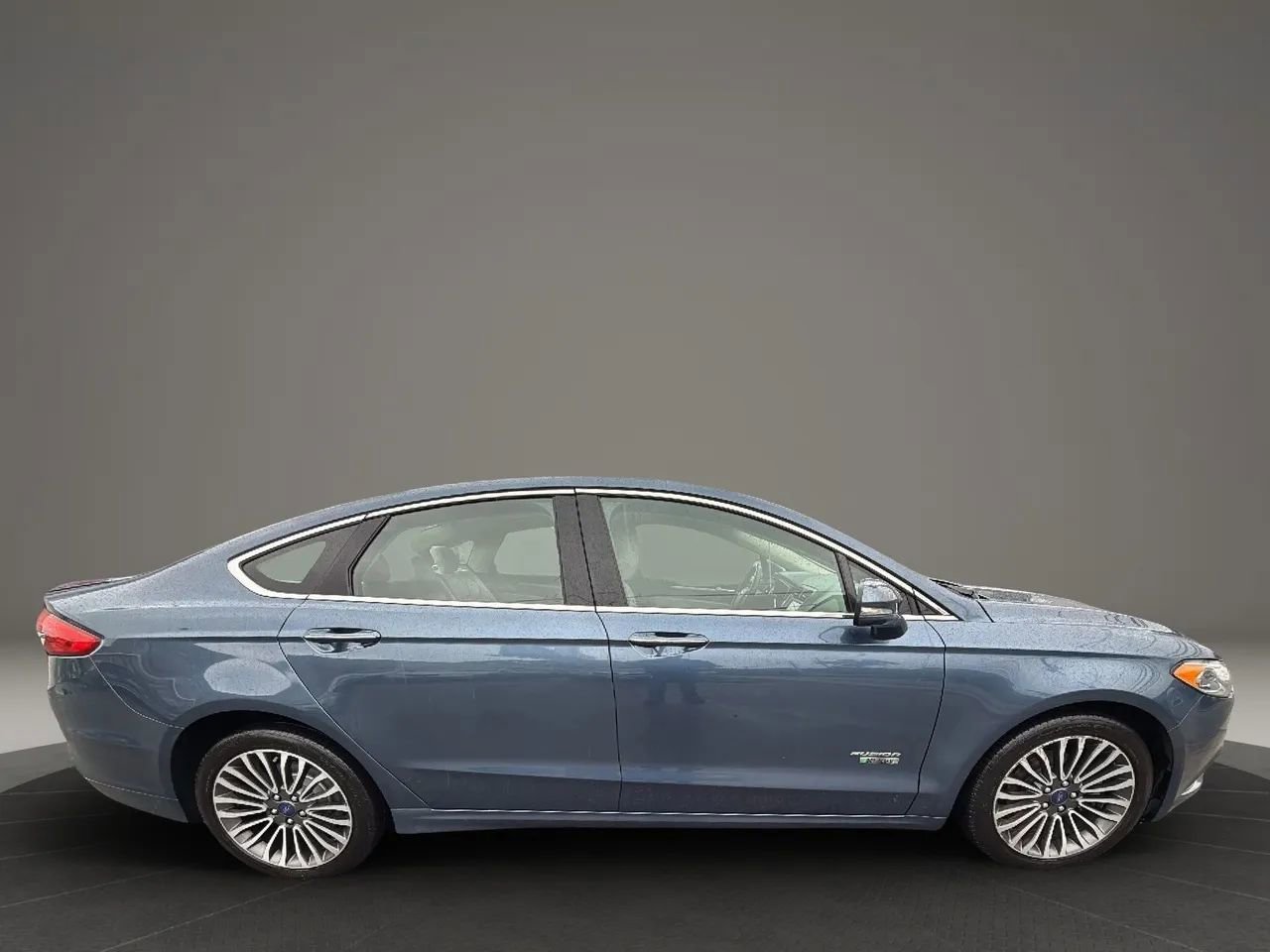 Used 2018 Ford Fusion Energi Titanium image 4